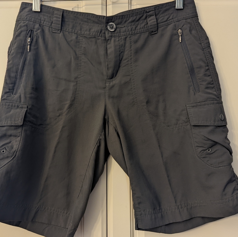 Columbia grey size 10 shorts in excellent condition!
